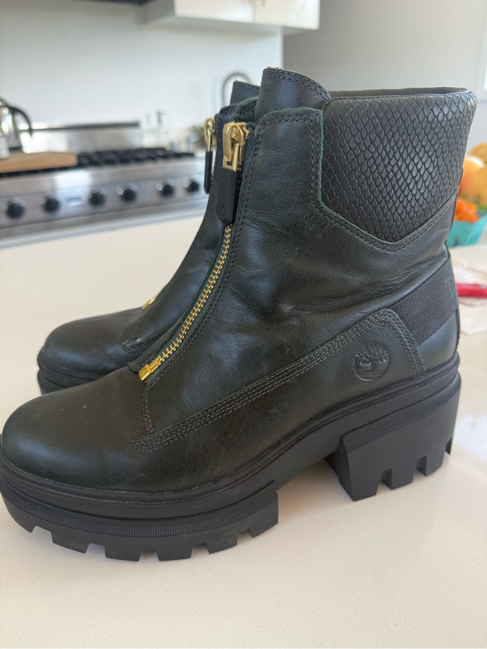 Timberland Everleigh Green/Black Leather Front-Zip Lug Heel Boots- size 9